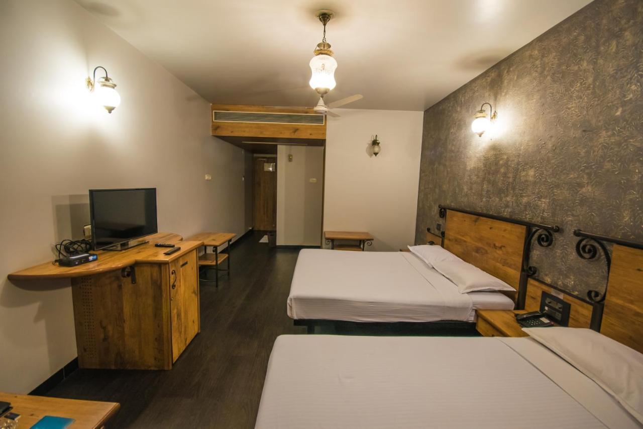 Infiniti Hotel And Spa Indore Exterior photo